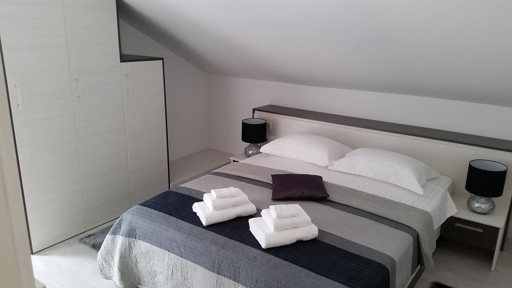 Apartments Sanja Trogir Exterior foto